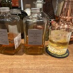 お酒の美術館 - フロムザバレル。今のが右。90年代ものが左。