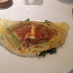レストラン アラジン - グリーンアスパラ、卵、バジルのパートブリック包み焼き                                 2014-4