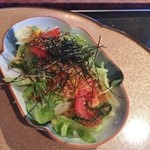 Isshin - サケとアミ海老のサラダ