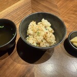 鉄板 日本橋 KITAZUMI - ガーリックライス、漬物、特製スープ