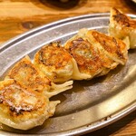 博多ラーメン・ちゃんぽん ひるとよる - 餃子