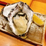 鮨 うみから - レア蒸し牡蠣。うまっ