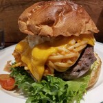 CHILLAX BURGERS&WINE - ナポリタンチーズバーガー