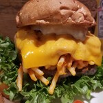 CHILLAX BURGERS&WINE - ナポリタンチーズバーガー