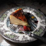 BROWNSTONE Tapas Bar GINZA - 自家製 バスクチーズケーキ