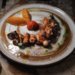 BROWNSTONE Tapas Bar GINZA - タコのソテー スパイシーマッシュ添え