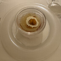 フランス料理 壺中天 - オマール海老とウニのコンソメジュレ カリフラワークリーム
