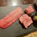 焼肉うしどし - タンしゃぶ、厚切りタン、タン塩