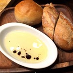 俺のフレンチ EBISU - パン￥350