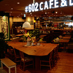 #602 CAFE&DINER - お一人さまでも居心地が良いダイニングテーブル席