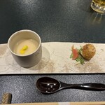 285072563 - 海老出汁コンソメスープと椎茸コロッケ