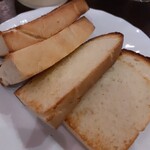 トラットリア 成城 - パン！！