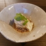 香噴噴 - お通しの海老ワンタン