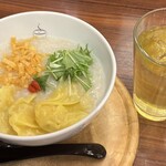 粥餐庁  - ドリンクは1杯まで無料でセルフサービス