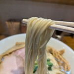 中華そばや 和凡 - 麺
