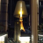 ジャヌ ラウンジ&ガーデンテラス - 席からの東京タワー