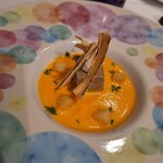 モナリザ - 金時人参のスープ　ごぼうのフランにパリパリのごぼうを添えて