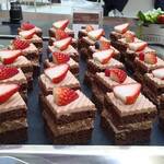 レストラン ファインテラス - いちごのチョコレートショートケーキ