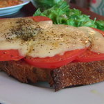 パーラー江古田 - トマトのタルティーヌ