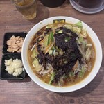 濃菜麺 井の庄 - 辛さ普通でも辛辛ペーストはたっぷり、でも見た目ほど辛くありません