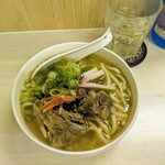 tell me キッチン - 沖縄そぱ(骨付き豚肉ソーキそば)