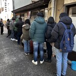 一番 - 2025.2.11 10:45 開店待ちが15人以上並んでました〜店内は13人程座れます…