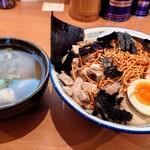 ケンチャンラーメン - スープ付いてきます。