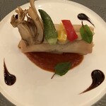 マゼランズ - アントレ　野菜と豆のポーピエット　トマトソース
