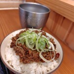 肉汁うどん いちだ家。 - 魯肉飯税込350円