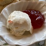 紅茶の店 ARIEL - クリームティー（生クリームといちごジャム）