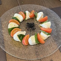 イタリア料理 Tavola D’oro 大阪高島屋店 - カプレーゼ　￥1,500