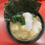 ラーメン 杉田家 - ラーメン並 味玉 まるよし
