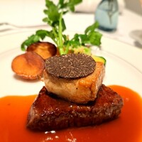 L'ESSOR - ●肉料理
                「和牛フィレ肉・フォアグラ・トリュフのロッシーニ風」