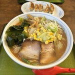 Ramen Arisa - チャーシュー麺と迷い。野菜ラーメン