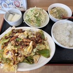 大衆酒場 いっぷく - ◾️回鍋肉定食¥880
　※ご飯、中華スープお代わり無料
　※烏龍茶、アイスコーヒーお代わり無料
　※ランチは¥780〜土日平日同様メニュー
