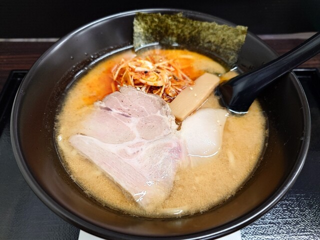 味噌ラーメン専科 やど香り惣菜店 - 運動公園前（ラーメン）の写真