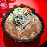 ラーメン 厚木家 - ラーメン麺少なめ　野菜畑♪