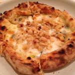 nero - ゴルゴンゾーラと蜂蜜のピザ