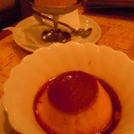 珈琲の詩 - 2014年8月　プリンを温めていただけるようになりました。熱々のプリン大好きです