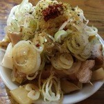 特麺コツ一丁ラーメン - おつまみ（チャーシュー片とメンマ） 100円