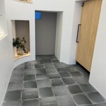 たかむら別邸やまじん - この奥が店内