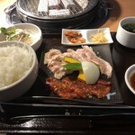 炭火焼肉 羅山 琴似店 - 