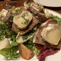 ビストロ ヴィヴィエンヌ - ヤギチーズの温製　サラダ仕立て