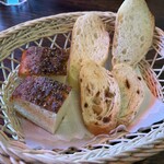 オステリア ガブリエッラ - 自家製パン