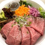 お肉とお惣菜のお店 TOYOTA MEAT - ローストビーフサラダ