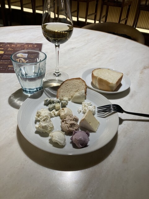 FROMA YORKYS CHEESE RESTAURANT&BAR - 三宮・花時計前/チーズ料理