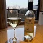 欽山 - 冷蔵庫の白ワイン