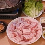 大衆焼肉酒場 韓味 - サムギョプサルセット（一人前）    ¥1,290