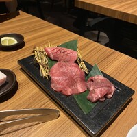 中目黒焼肉 登牛門 - 