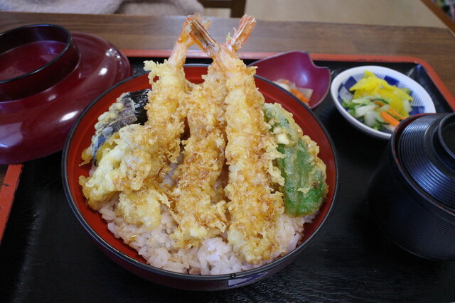 三條屋 - 三春（食堂）の写真